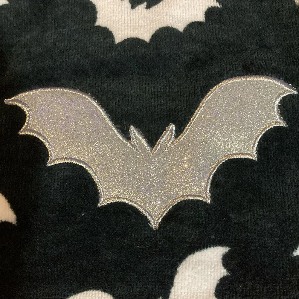 Silver bat 2 pack hand towels
